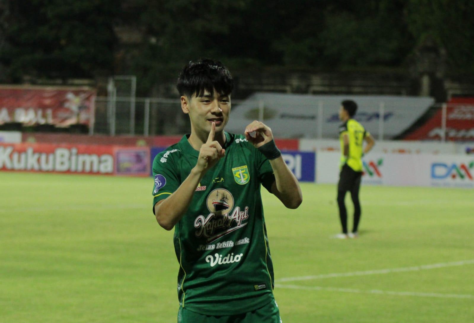 taisei-marukawa-merayakan-gol-persebaya-surabaya-ke-gawang-psm-makassar.jpg