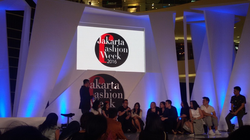 talkshow-di-jakarta-fashion-week_20151024_163730.jpg