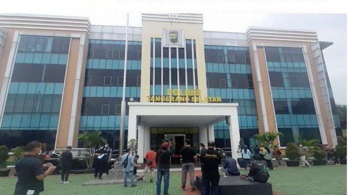 tampak-suasana-polres-tangerang-selatan-setelah-gempa-mengguncang.jpg