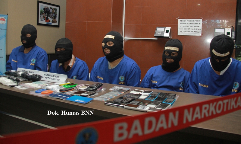 tanggapan-bnn-nih2_20151123_152911.jpg