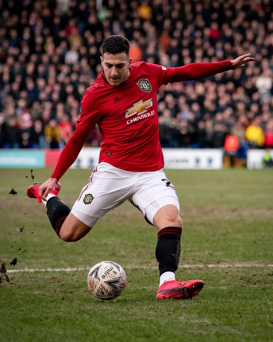tanggapan-diogo-dalot-seusai-manchester-united-pesta-gol.jpg