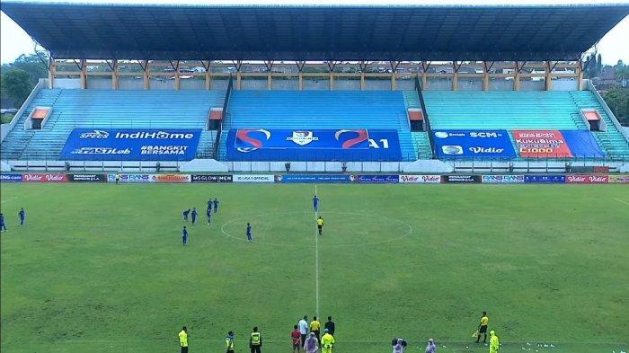 tangkapan-layar-live-streaming-ppsm-sakti-magelang-menarik-pemainnya-dari-lapangan.jpg