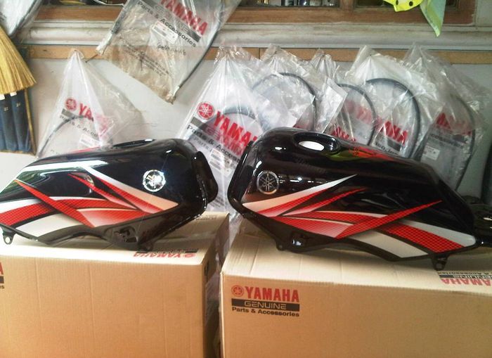 tangki-kotak-yamaha-scorpio-kini-hanya-tersedia-warna-hitam-dan-biru_20180717_151004.jpg