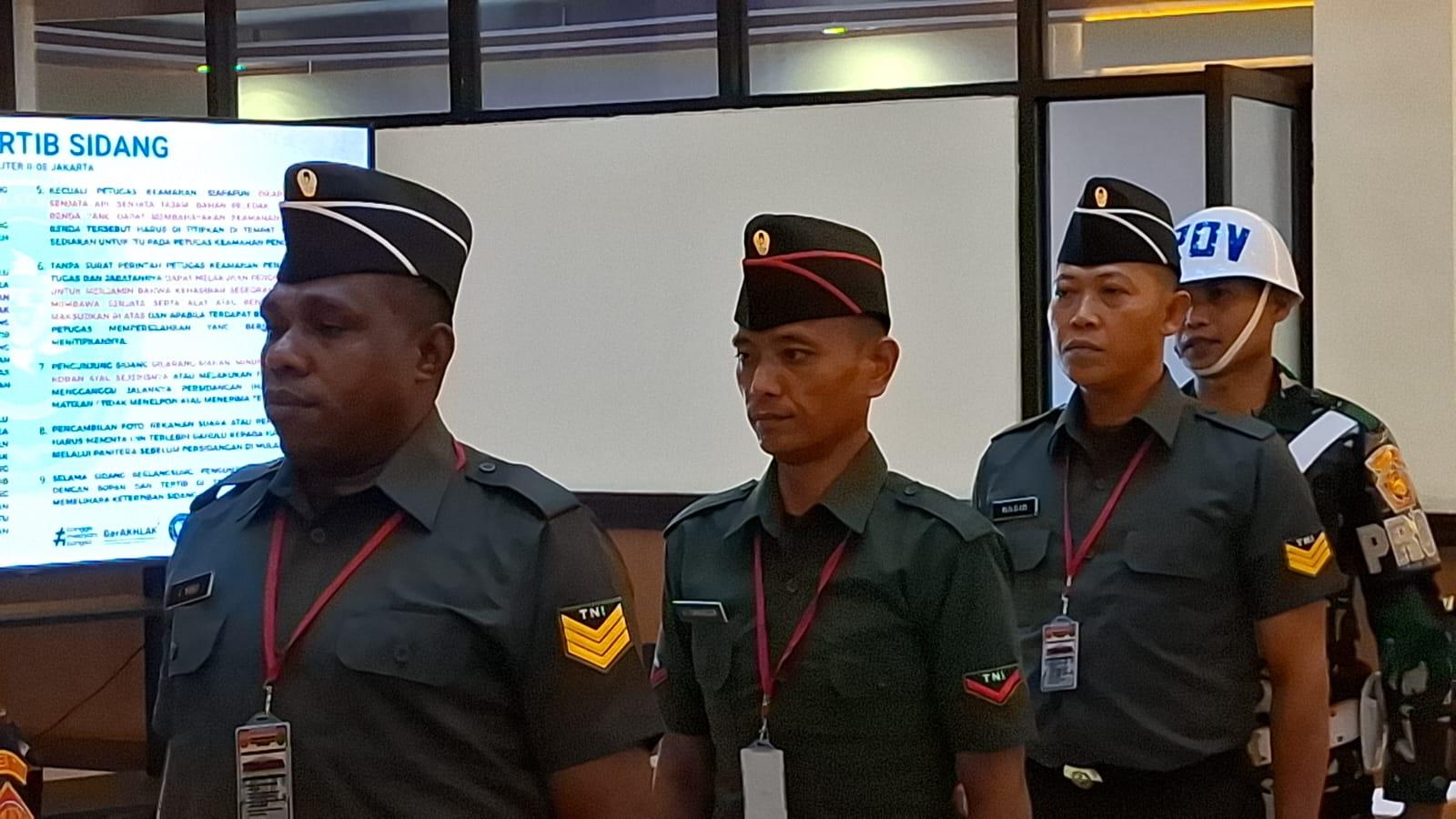 3 Terdakwa Anggota TNI Kasus Pembunuhan Kacab Bank BUMN Tak Lagi Pakai Baret Merah dalam Sidang