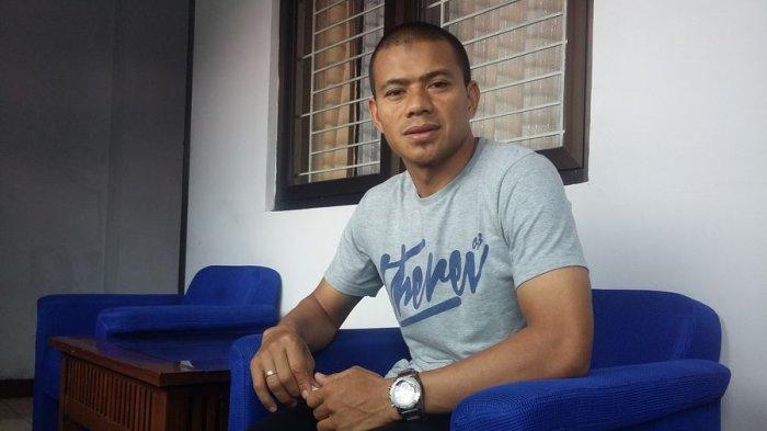 tantan-di-mes-persib-bandung-jalan-ahmad-yani-bandung.jpg