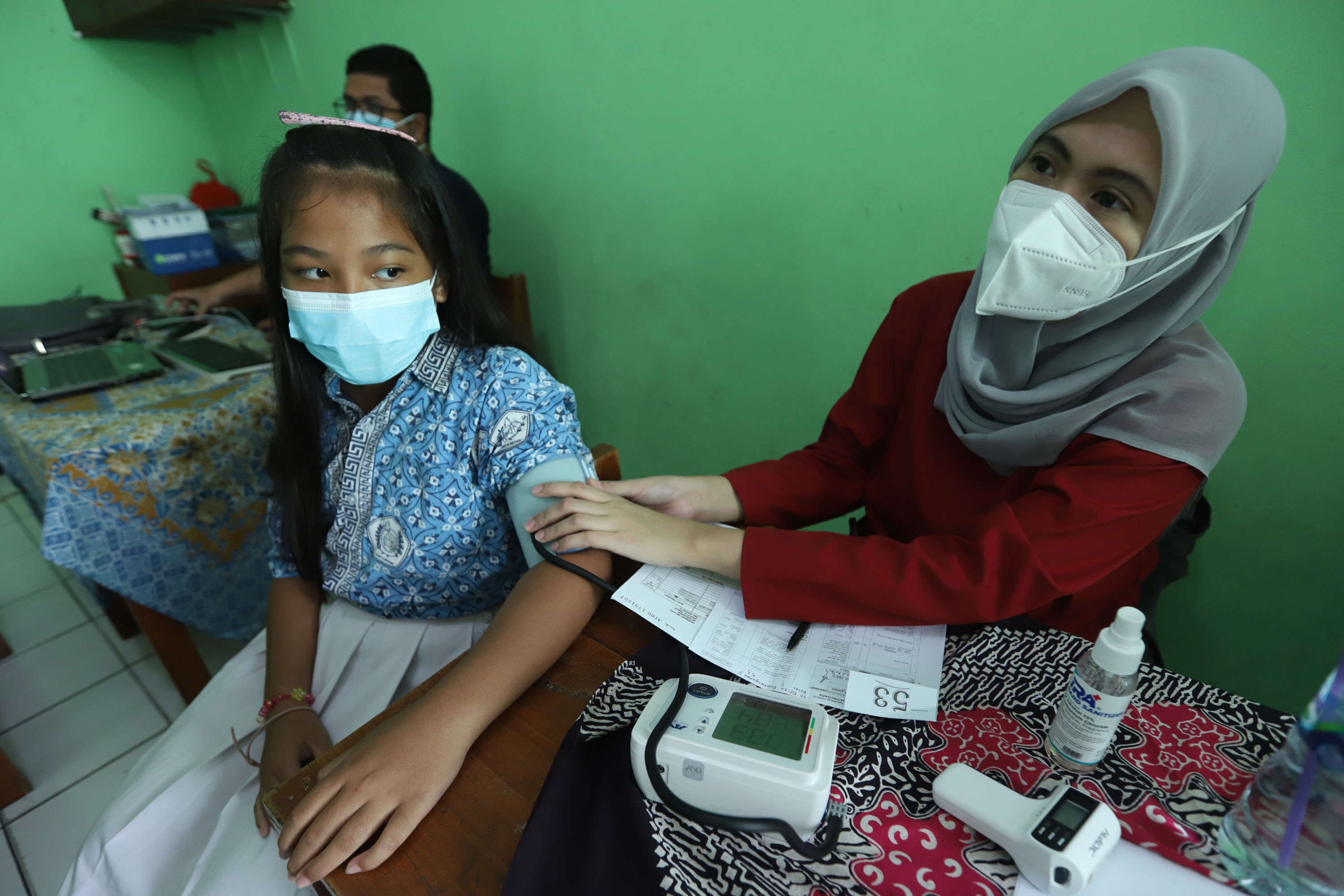 target-vaksinasi-anak-usia-6-11-tahun_20211224_175028.jpg