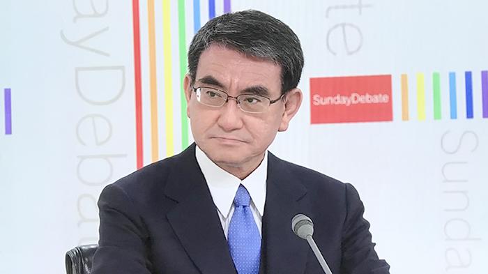 taro-kono-penanggungjawab-vaksinasi-di-jepang-11-april.jpg
