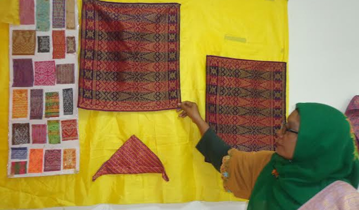 tenun-songket-aceh_20150813_101112.jpg