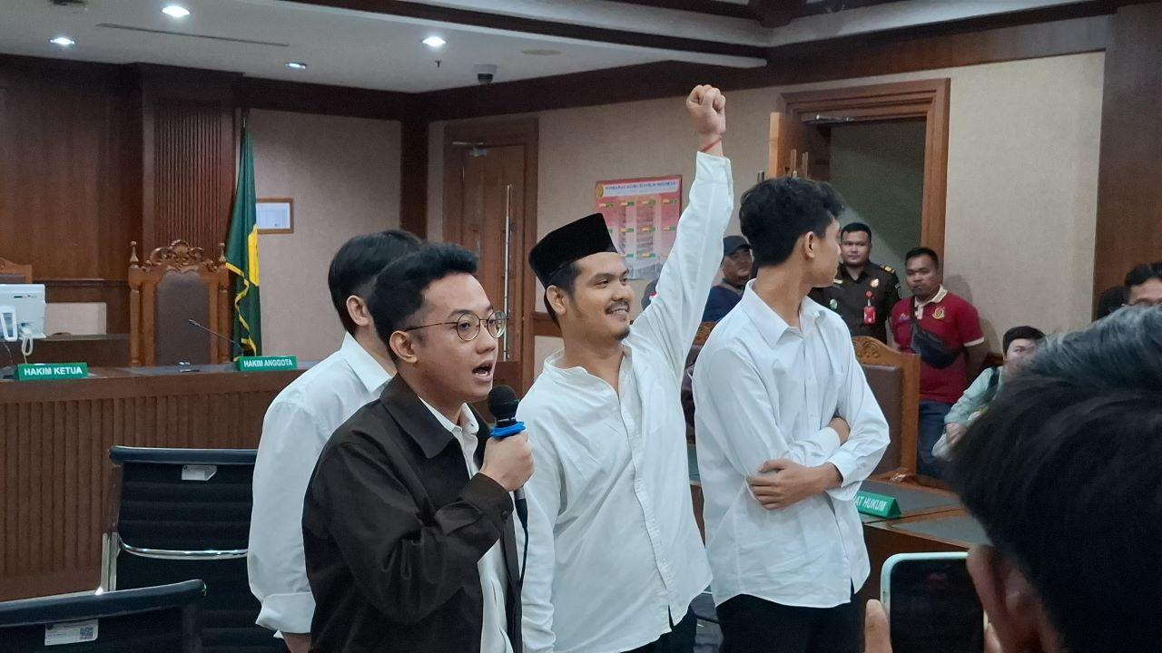 terdakwa-penghasutan-demonstrasi-Agustus-2025-Delpedro-Marhaen-Syahdan-Husein-Muzzafar-Salim.jpg