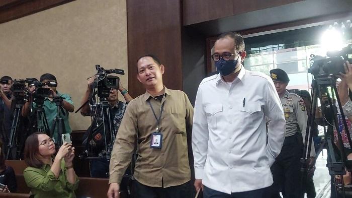 terdakwa-rafael-alun-trisambodo-di-pengadilan-tipikor.jpg