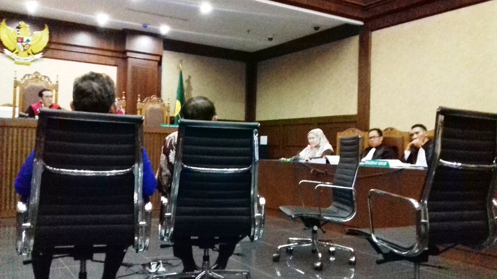terdakwa-suap-alat-kesehatan-di-banten-ratu-atut-chosiyah_20170315_201618.jpg