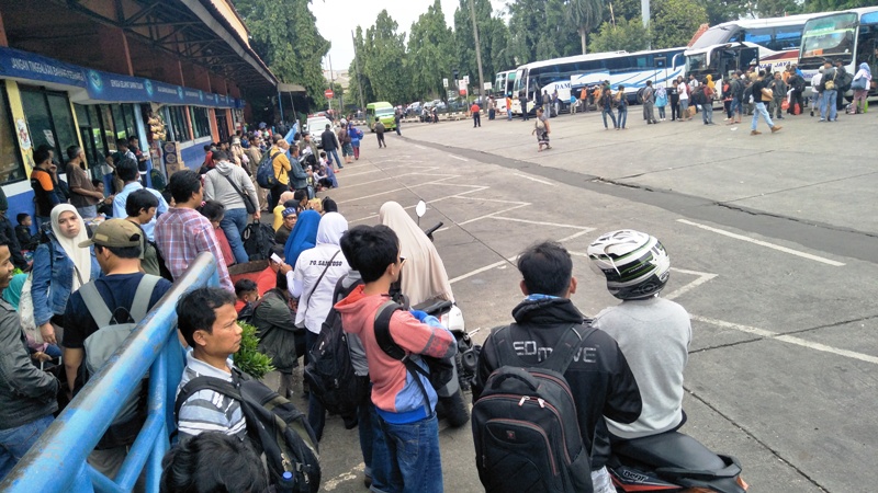 terminal-kampung-rambutan_20171223_192344.jpg