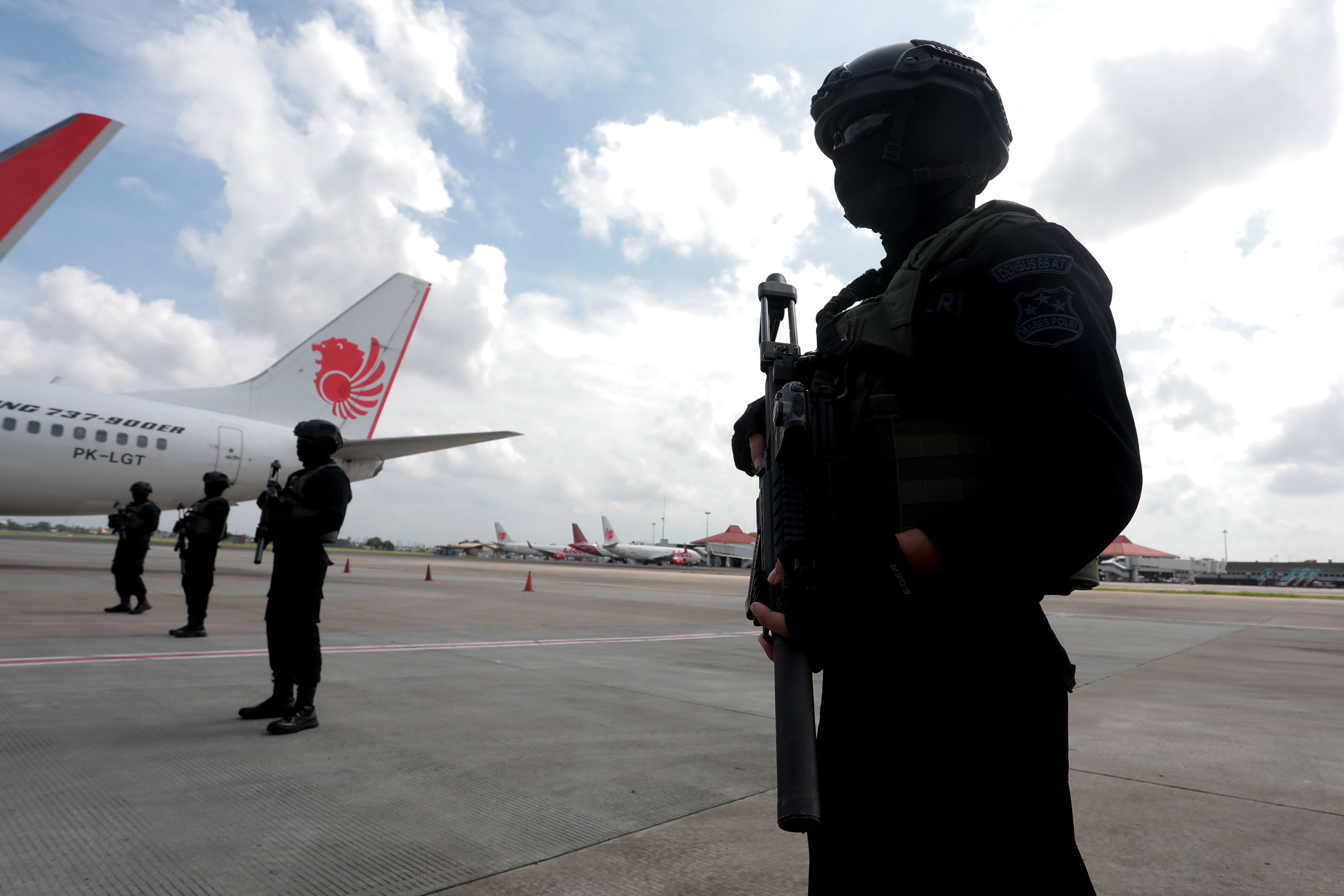 teroris-dari-makassar-dan-gorontalo-tiba-di-jakarta_20210204_201223.jpg