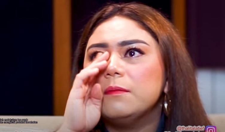 thalita-latief-berkaca-kaca-bercerita-soal-rumah-tangganya.jpg
