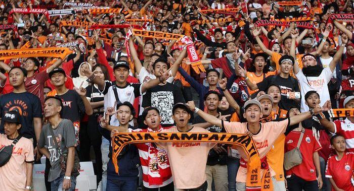 the-jakmania-pada-laga-persija-jakarta-vs-persib-bandung.jpg