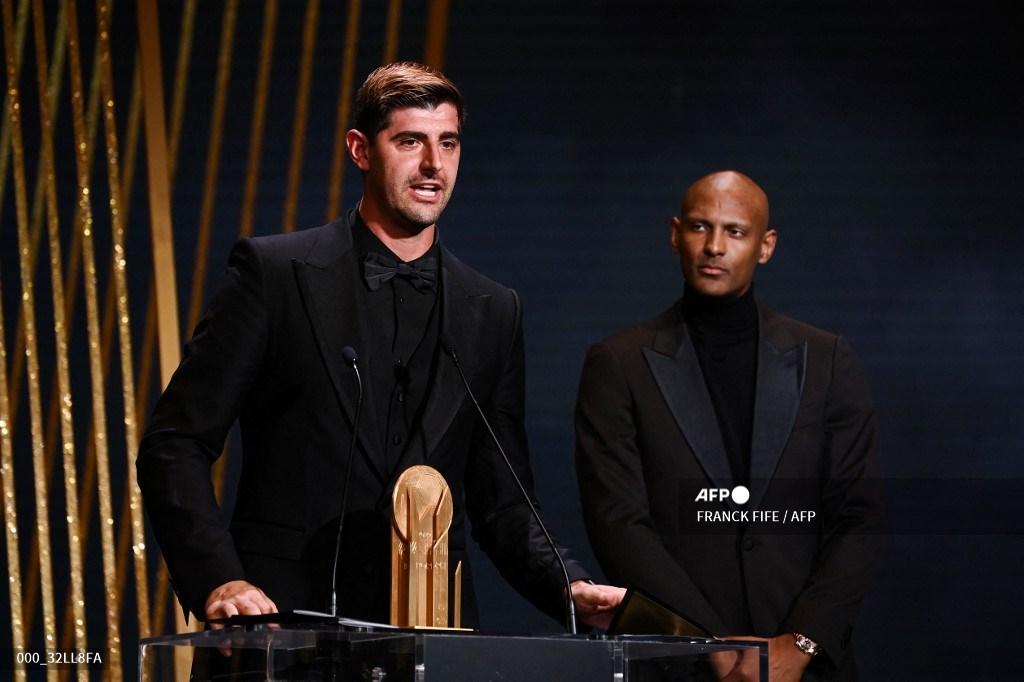 thibaut-courtois-berhasil-meraih-trofi-yachine-di-ballon-dor-2022.jpg