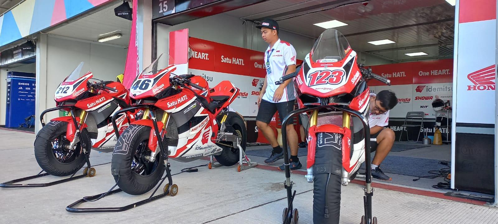 tiga-motor-cbr250rr-milik-herjun-af-rheza-danica.jpg
