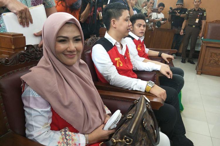 tiga-terdakwa-kasus-video-ikan-asin-galih-ginanjar-pablo-benua.jpg