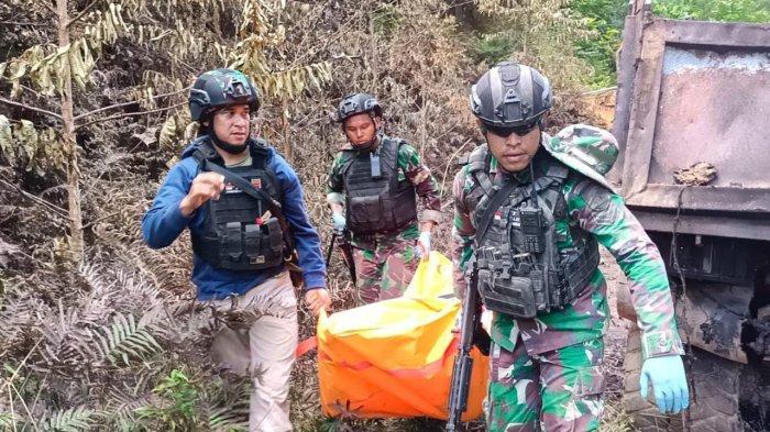 tim-gabungan-tni-polri-melakukan-evakuasi-dan-pencarian-terhadap-korban-tpnpb.jpg