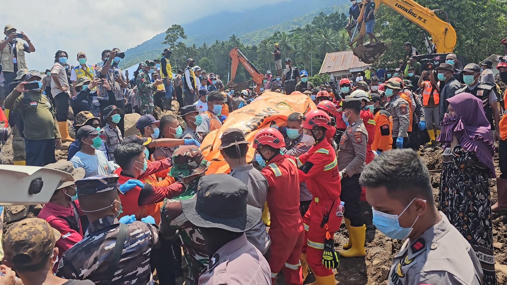 tim-sar-gabungan-terus-melakukan-upaya-pencarian-dan-pertolongan-para-korban-bencana-alam.jpg