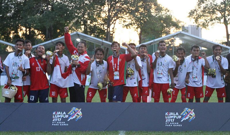 tim-sepakbola-indonesia-lengkapi-juara-umum-di-asean-para-games-2017_20170922_215713.jpg