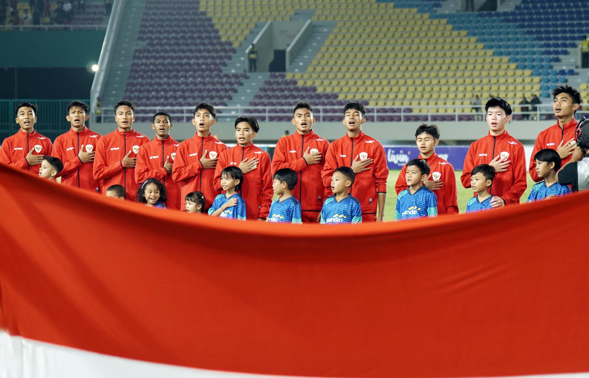 timnas-indonesia-bungkam-filipina-3-0-di-piala-aff-u-16_20240625_154327.jpg