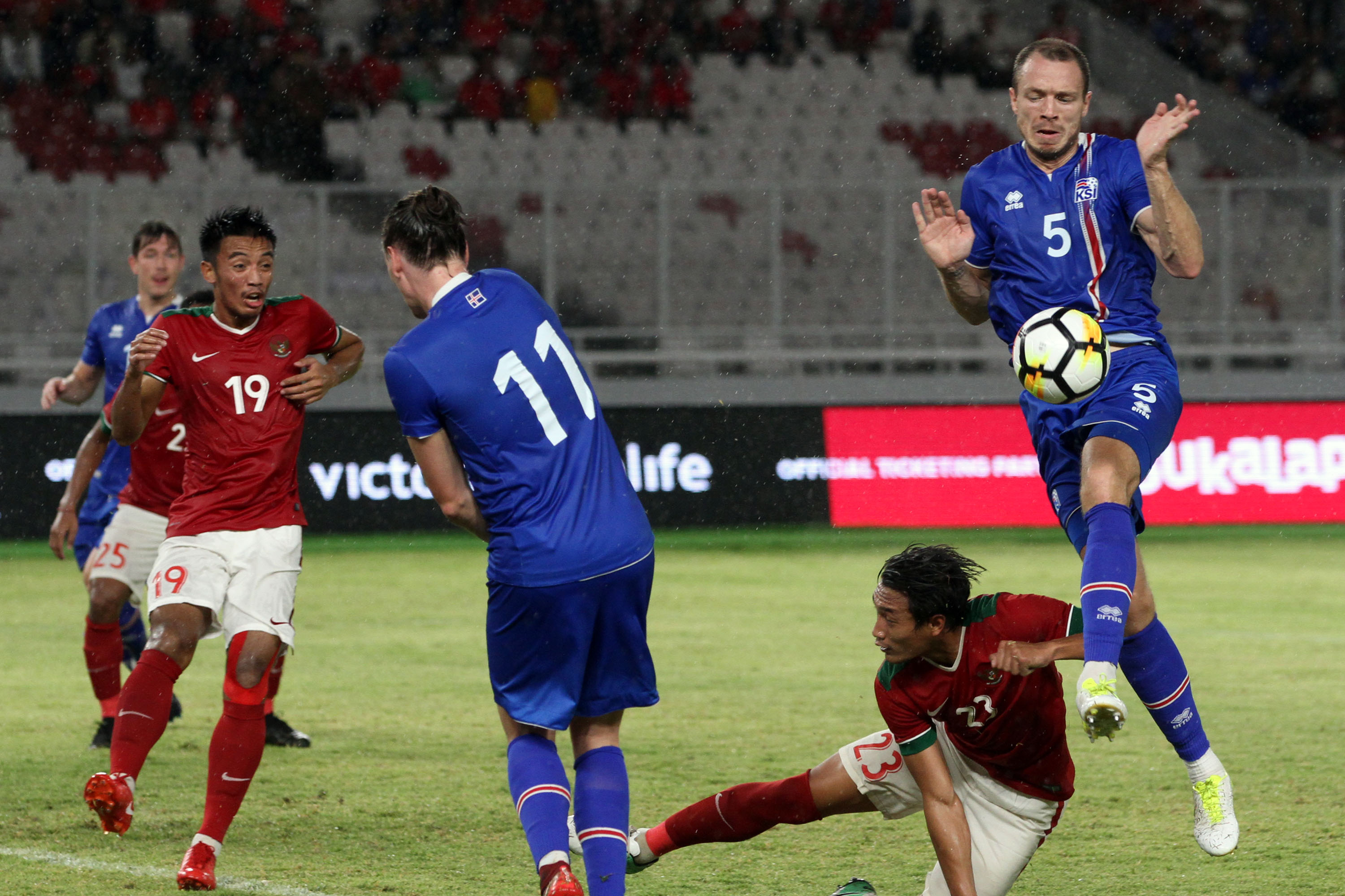 timnas-indonesia-lawan-islandia_20180114_222132.jpg