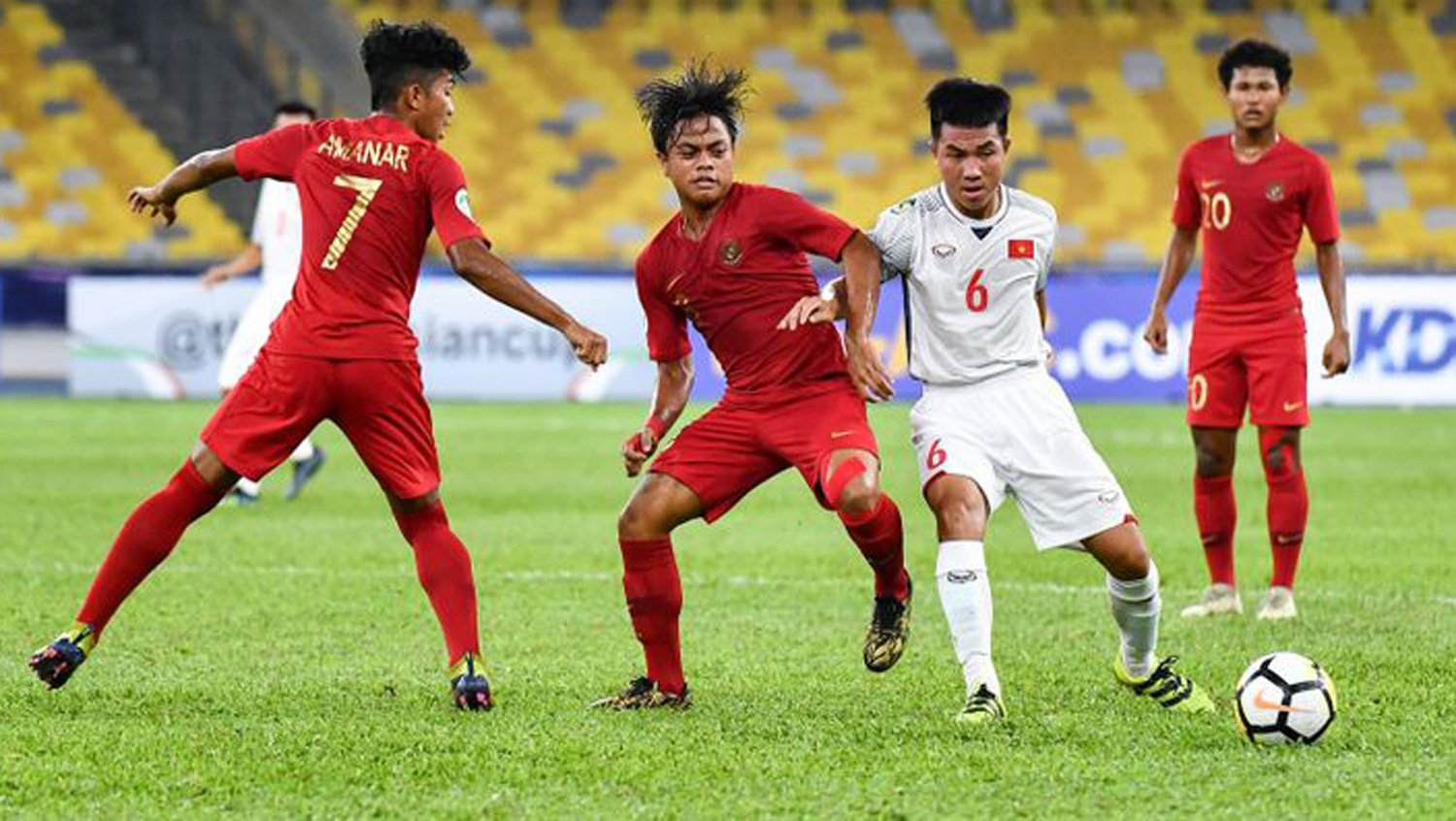 timnas-u-16-indonesia-vs-timnas-u-16-vietnam-1_20180924_221746.jpg