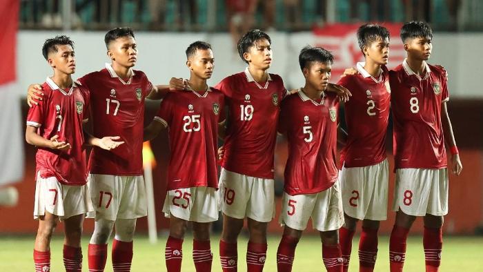 timnas-u16-indonesia-saat-adu-penalti-lawan-myanmar-di-semifinal-piala-aff-u16-2022.jpg