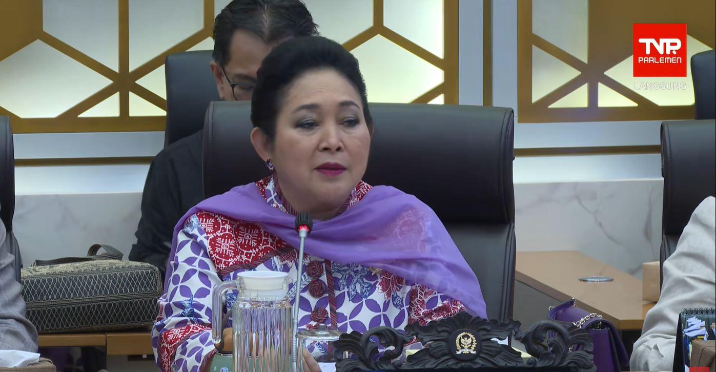 Titiek Soeharto ke Raja Juli Antoni: Perusahaan Penyebab Bencana Sumatra Harus Didenda Administratif
