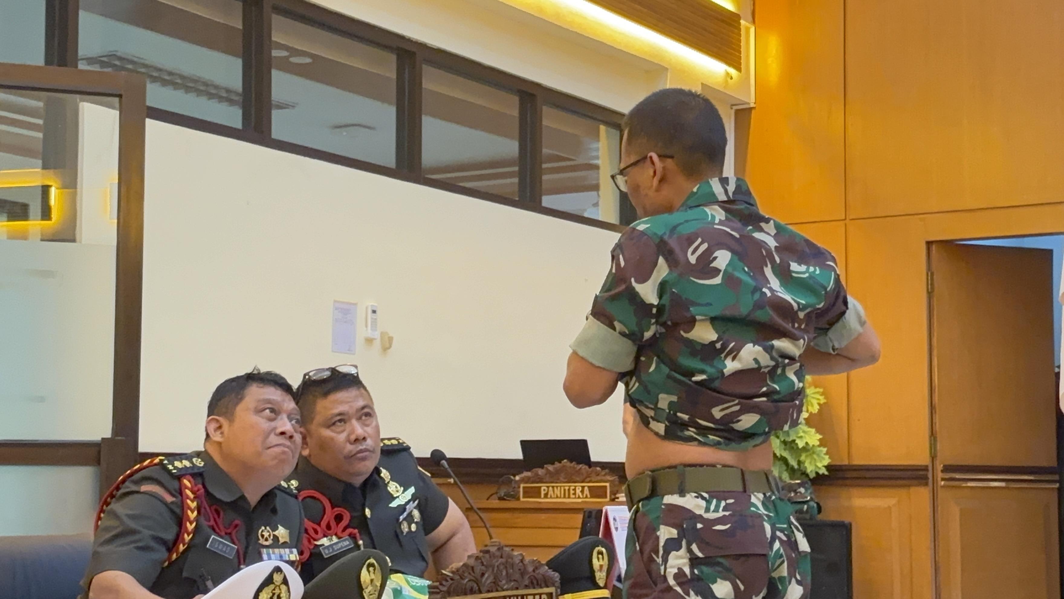 Momen Pelaku Penyiram Andrie Yunus Tunjukkan Luka Bakar di Dada dan Leher ke Hakim & Oditur Militer