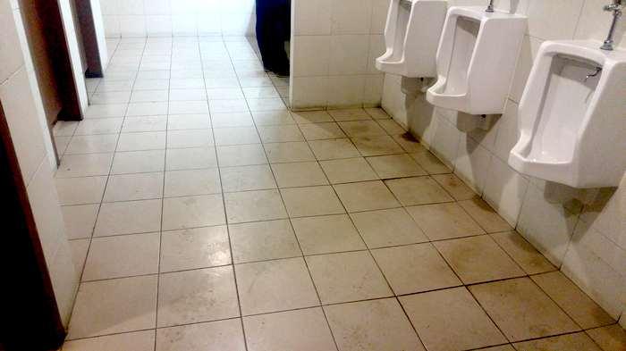 toilet-pria-pengadilan-negeri-pn-jakarta-pusat_20161027_141738.jpg