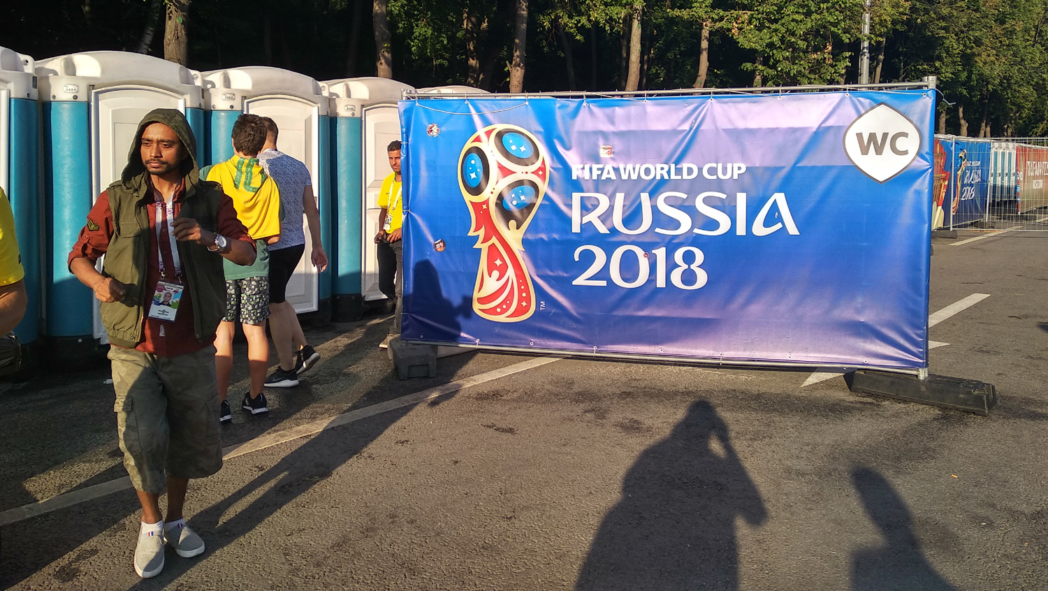 toilet-umum-portable-di-stadion-luzhniki-moskow-1_20180629_235214.jpg
