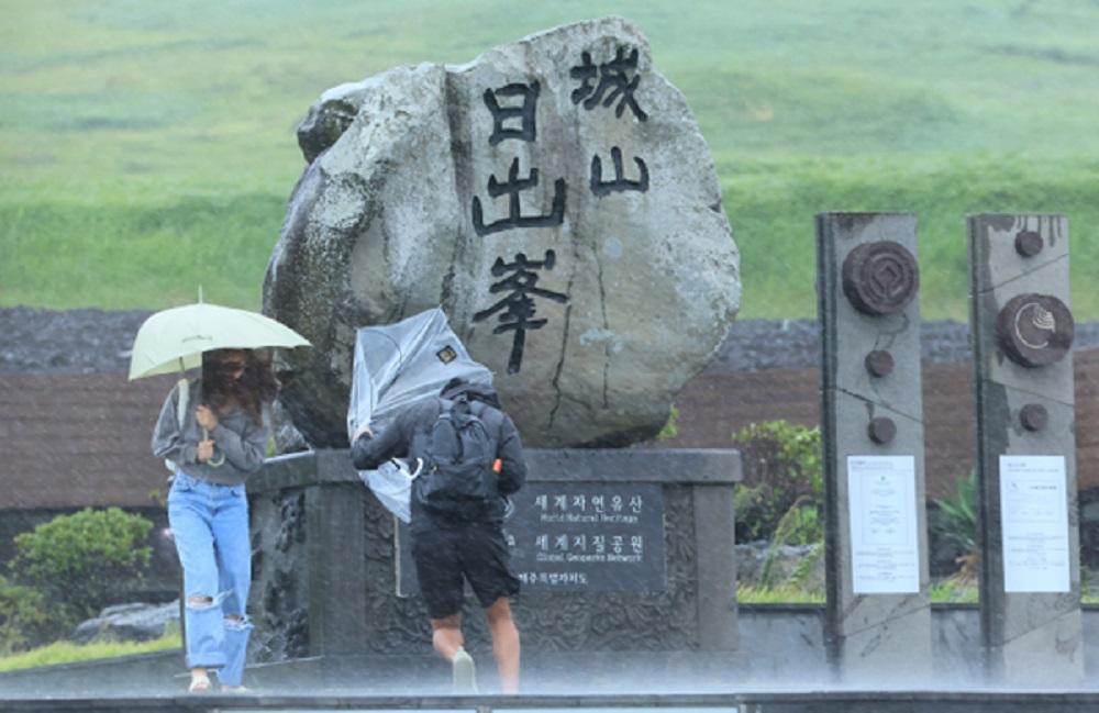 topan-di-korea-selatan-23.jpg