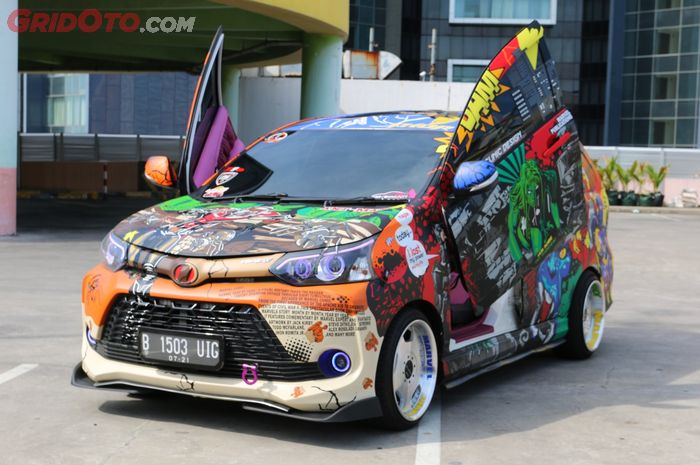 toyota-avanza-veloz-berkonsep-marvel-dc_20180918_163522.jpg