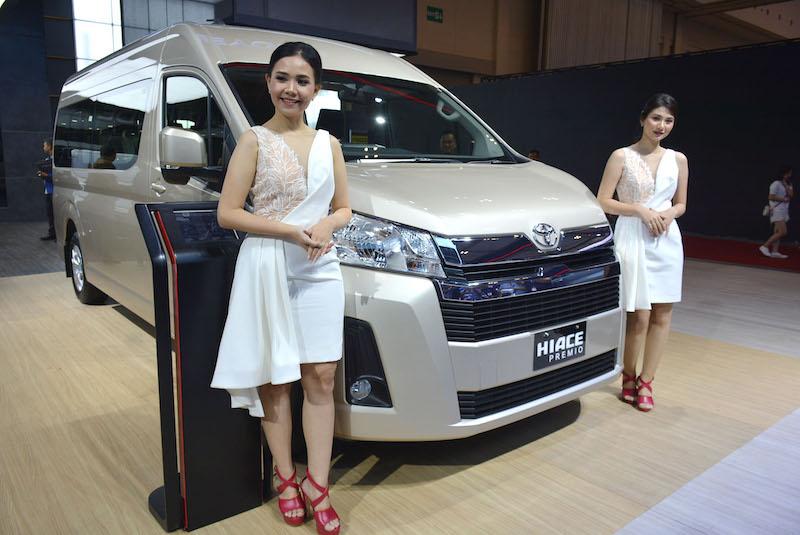 toyota-hiace-premio.jpg