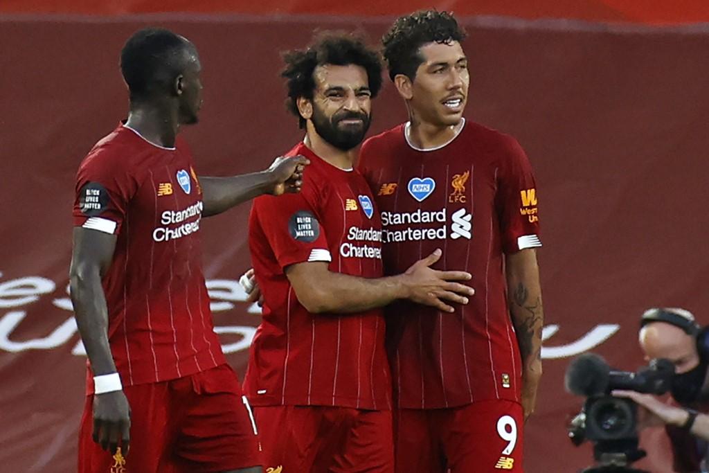 trio-liverpool-mohamed-salah-sadio-mane-dan-roberto-firminho-rayakan-gol.jpg