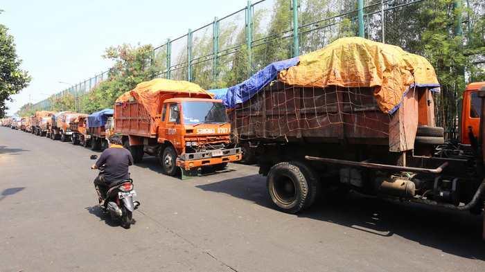 truk-sampah-dki-sunter_20151120_102625.jpg