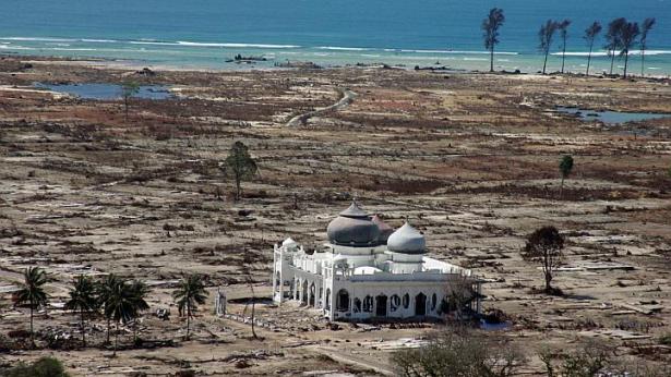 tsunami-aceh_2005_20141226_065247.jpg