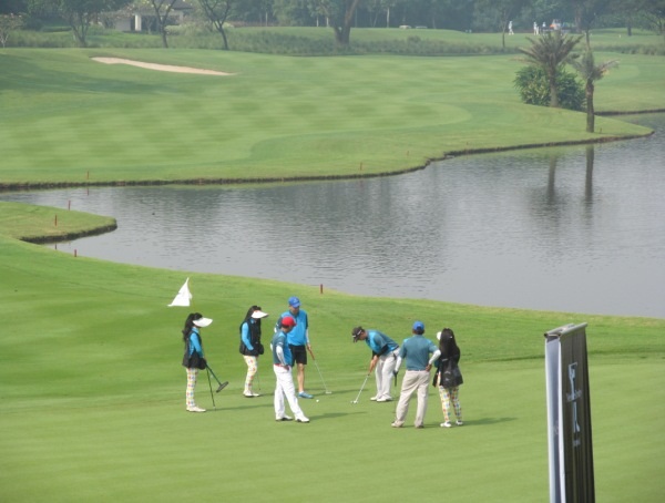turnamen-golf-mercedes-meriah-bersama-gt-radial_20160328_220854.jpg