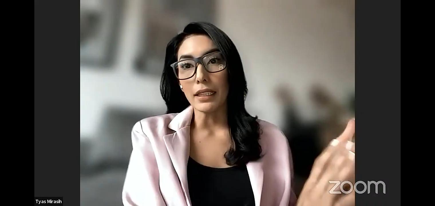 tyas-mirasih-saat-diskusi-virtual-sabtu-3172021.jpg
