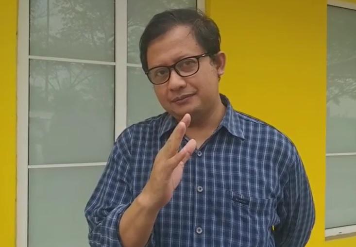 ubedilah-badrun-dosen-yang-melaporkan-gibran-dan-kaesang-ke-kpk1.jpg