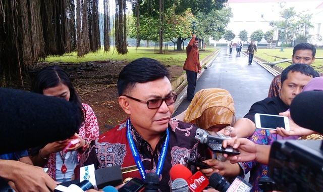 ujang-iskandar-bupati-kotawaringin-barat_20150123_123227.jpg