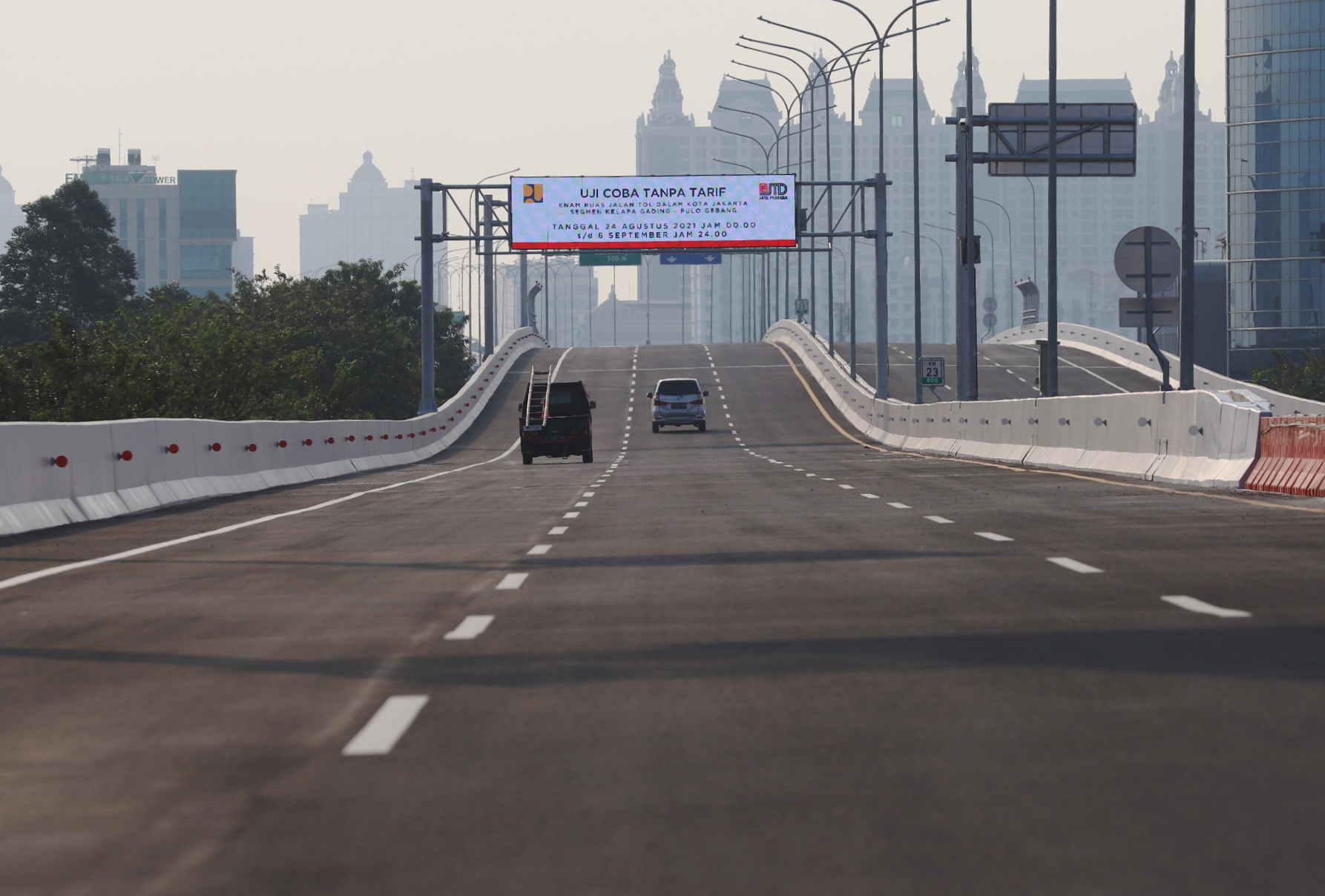 uji-coba-ruas-tol-segmen-kelapa-gading-pulo-gebang_20210823_200817.jpg