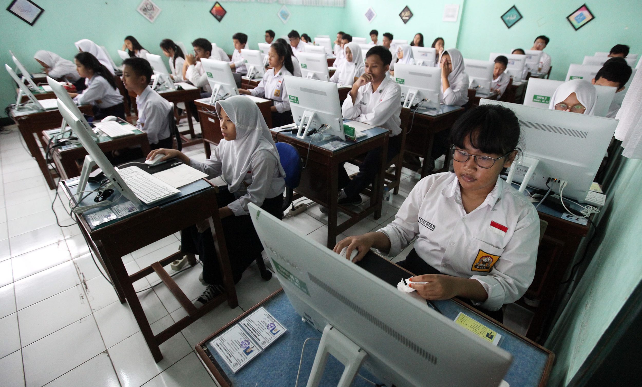 ujian-nasional-berbasis-komputer-smp-n-2-bandung_20180423_163348.jpg