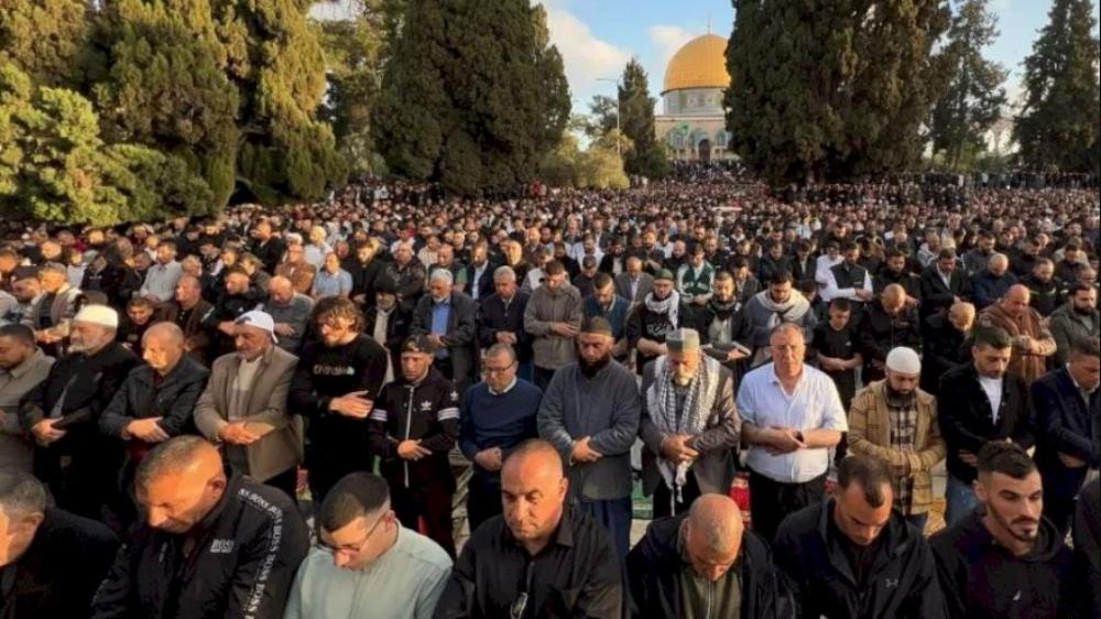 umat-muslim-di-yerusalem-menggelar-solat-idul-adha-di-kompleks-masjid-al-aqsa.jpg