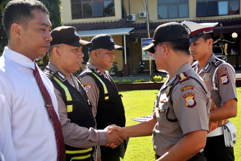 ungkap-kasus-mayat-tanpa-identitas-11-polisi-mendapat-penghargaan_20160530_184150.jpg