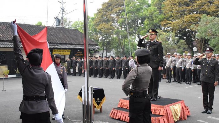 upacara-peringatan-hari-lahir-pancasila_20170601_140223.jpg
