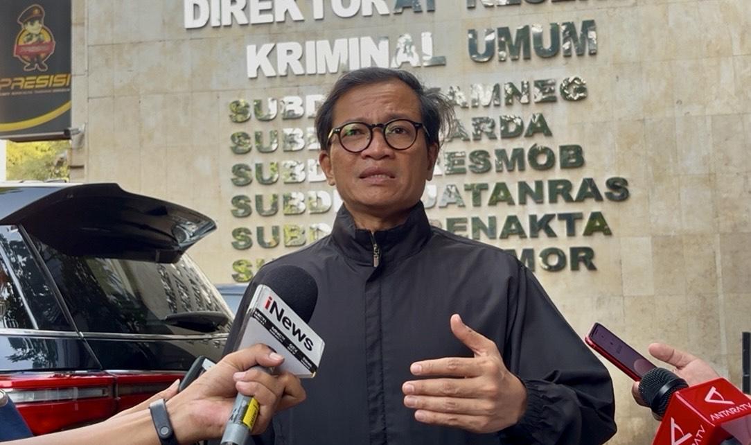 GELOMBANG DEMO - Direktur Amnesty International Indonesia, Usman Hamid, saat ditemui di Mapolda Metro Jaya, Jakarta, Kamis (4/9/2025).