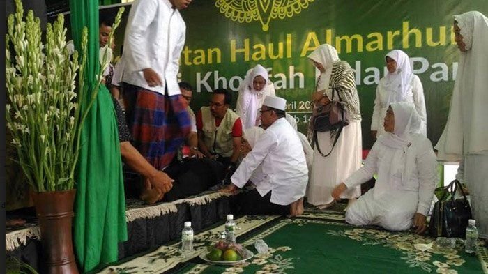 ustaz-jafar-abdul-rahman-meninggal-saat-membacakan-doa-di-haul-keluarg_20170425_054511.jpg